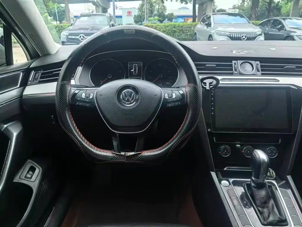 Volkswagen Magotan 2018 330TSI DSG Leading фото 8