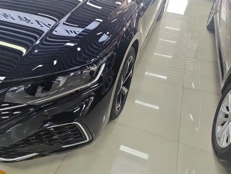 Volkswagen Passat 2024 330TSI Starlight Elite Edition фото 5