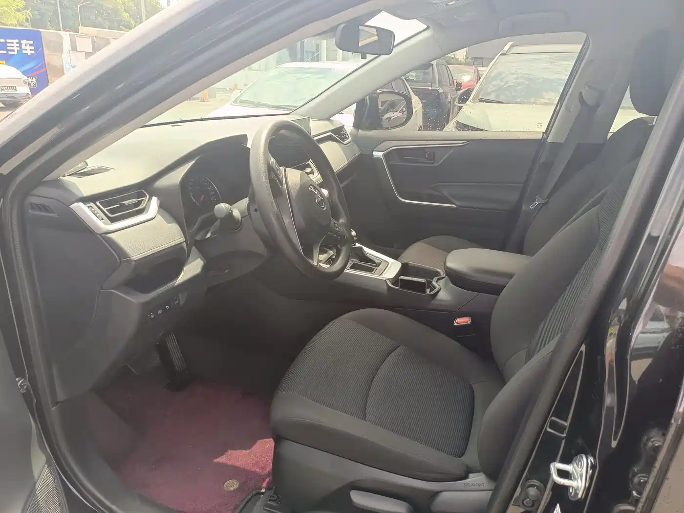 Toyota RAV4 Rongfang 2024 2.0L CVT FWD Urban Edition фото 6
