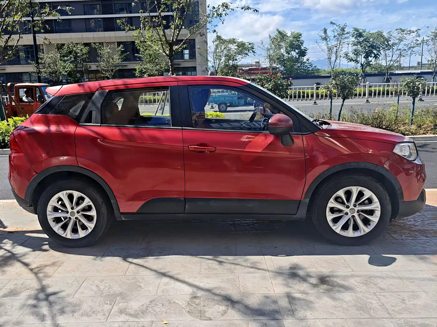 Фото 3 - Zhonghua V3