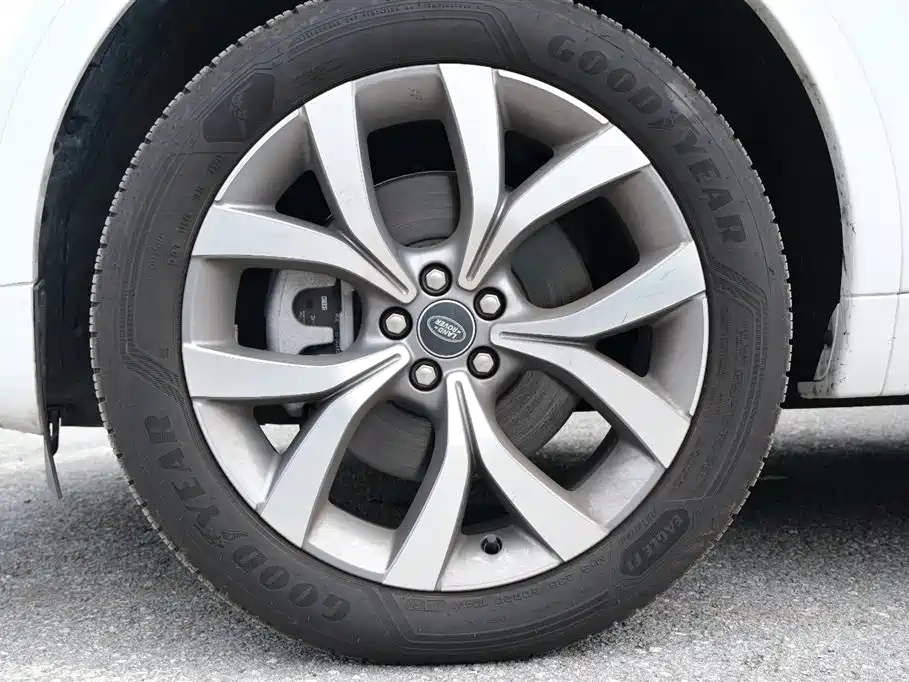 Land Rover Discovery Sport 2025 249PS Performance Tech Edition фото 21