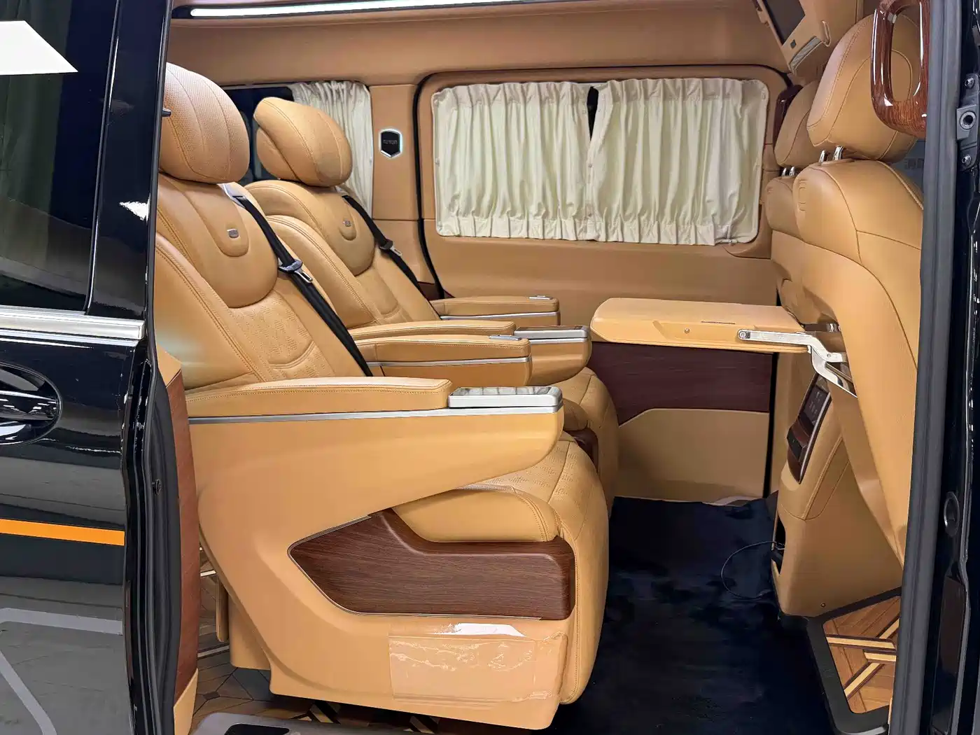 Mercedes-Benz V-Class 2018 V 260 L Premium Long Wheelbase Edition China VI фото 10