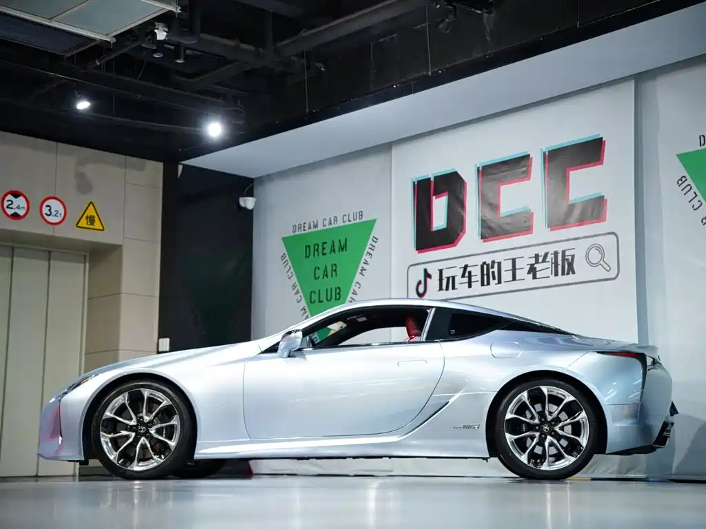 Фото 4 - Lexus LC