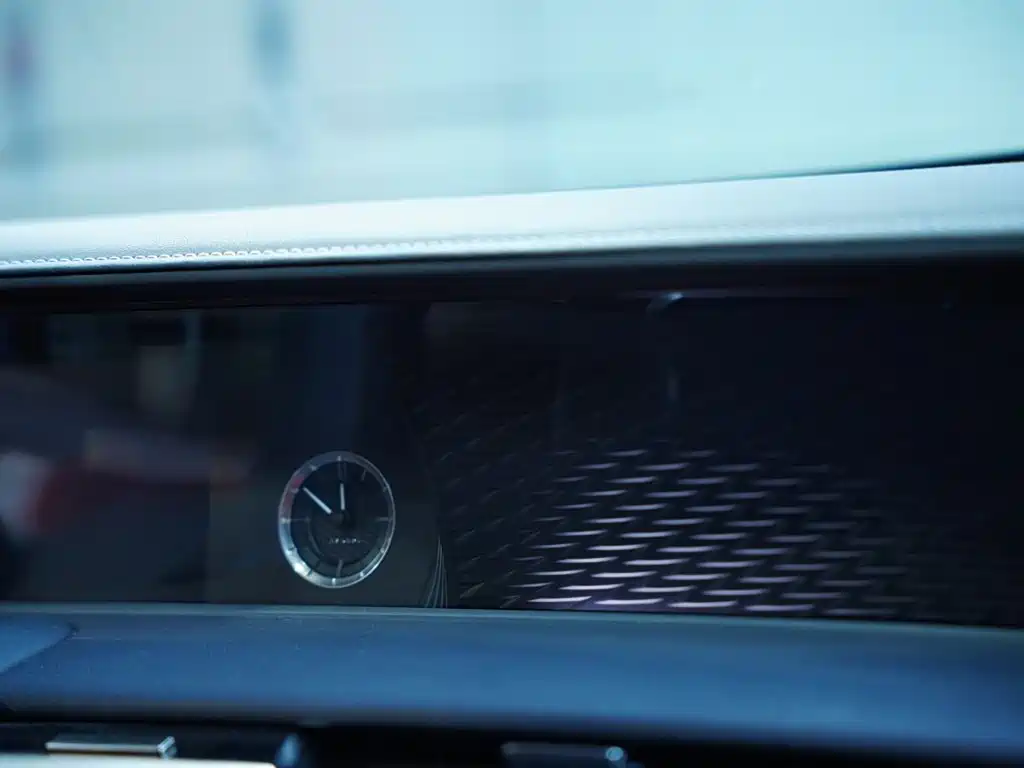 Фото 47 - Lexus LC