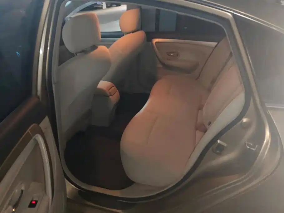 Dongfeng Aeolus Dongfeng Fengshen A60 2016 2016 Model 1.5L Manual Luxury