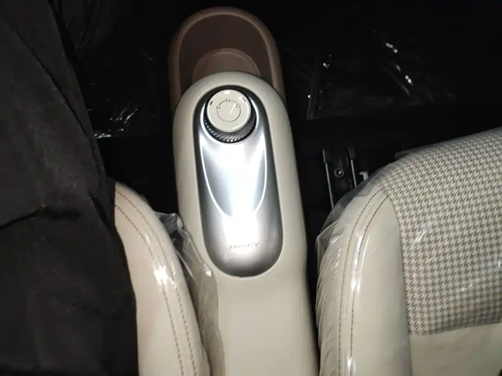 WULING AUTOMOBILE HONGGUANG MINIEV