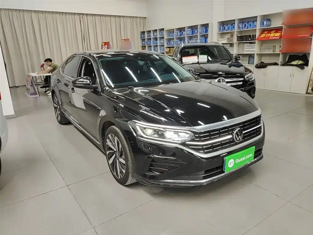 Volkswagen Passat 2022 330TSI Luxury Edition фото 4
