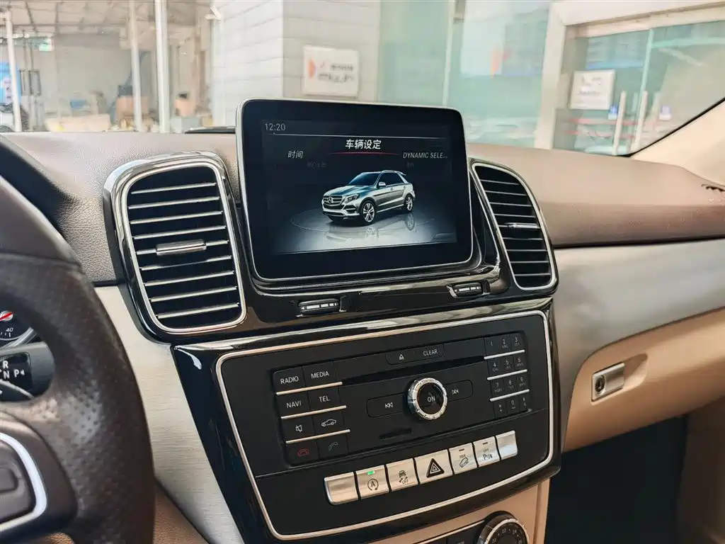 Mercedes-Benz GLE 2016 GLE 400 4MATIC фото 11
