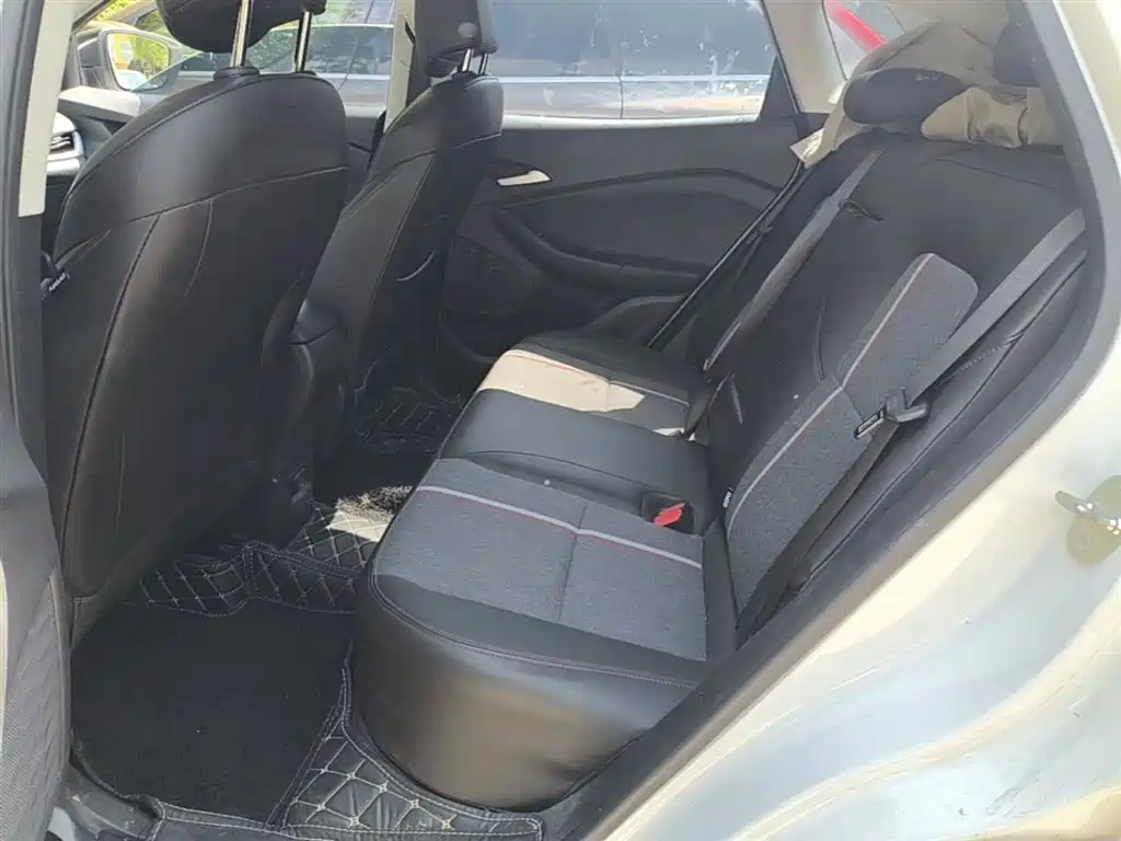 Chevrolet Trax 2019 Redline 325T Auto Fun Edition China VI фото 17