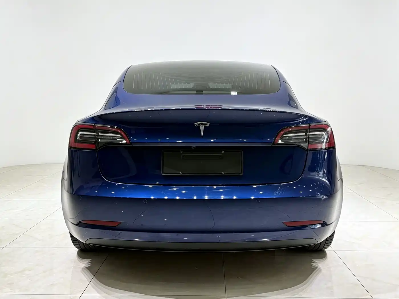 Tesla Model 3 (Import) 2019 2019 Long Range RWD Version