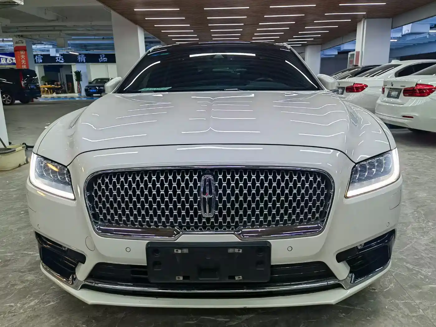 Lincoln Continental 2019 2017 2.0T 2WD Elegance Edition