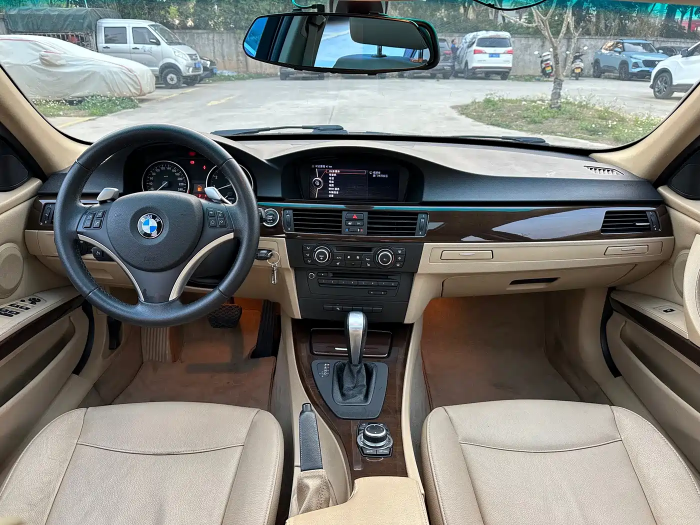 BMW 3 Series (Import) 2010 325i Luxury фото 11