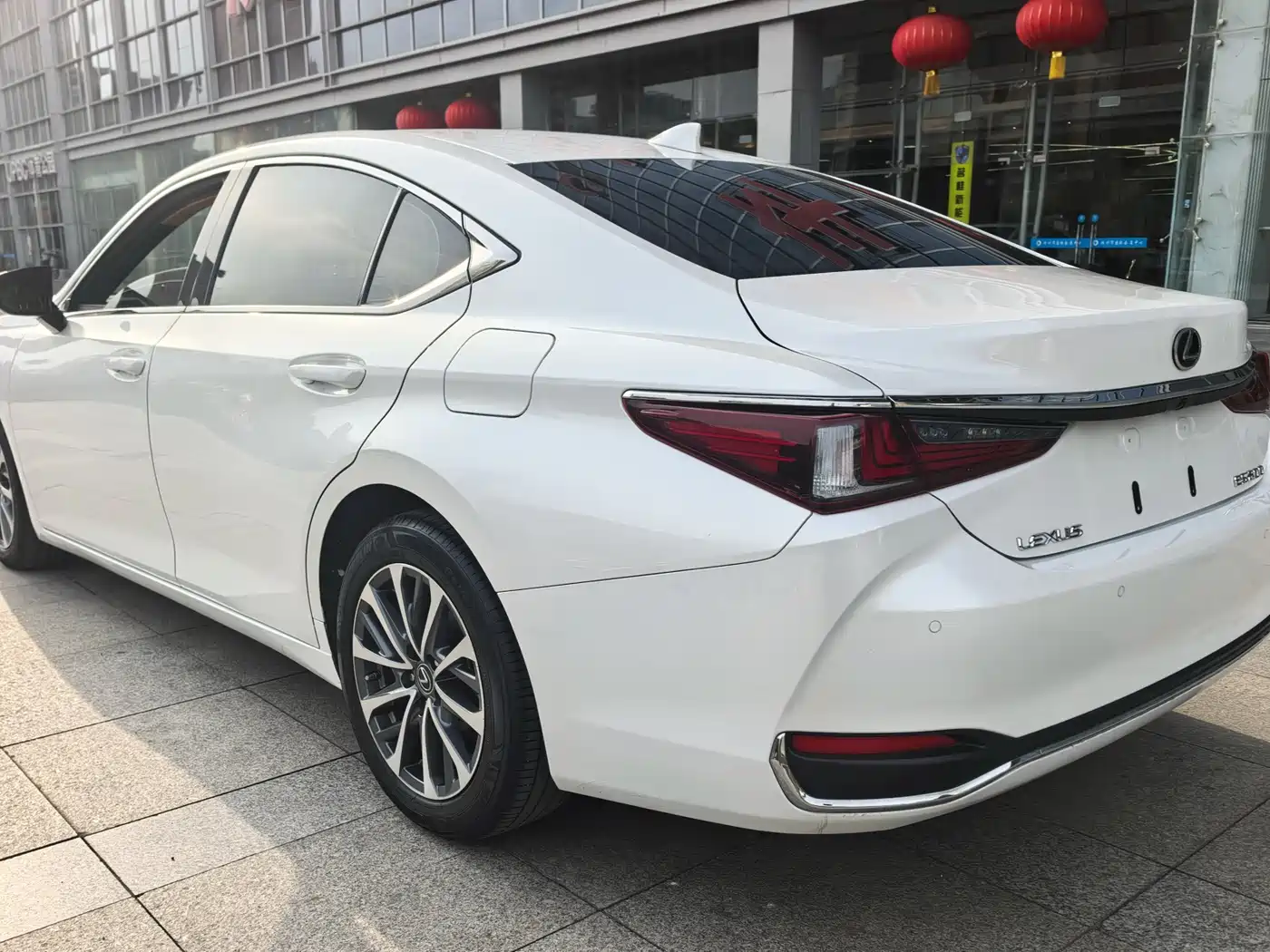 Lexus ES 2024 200 Premium Edition фото 6
