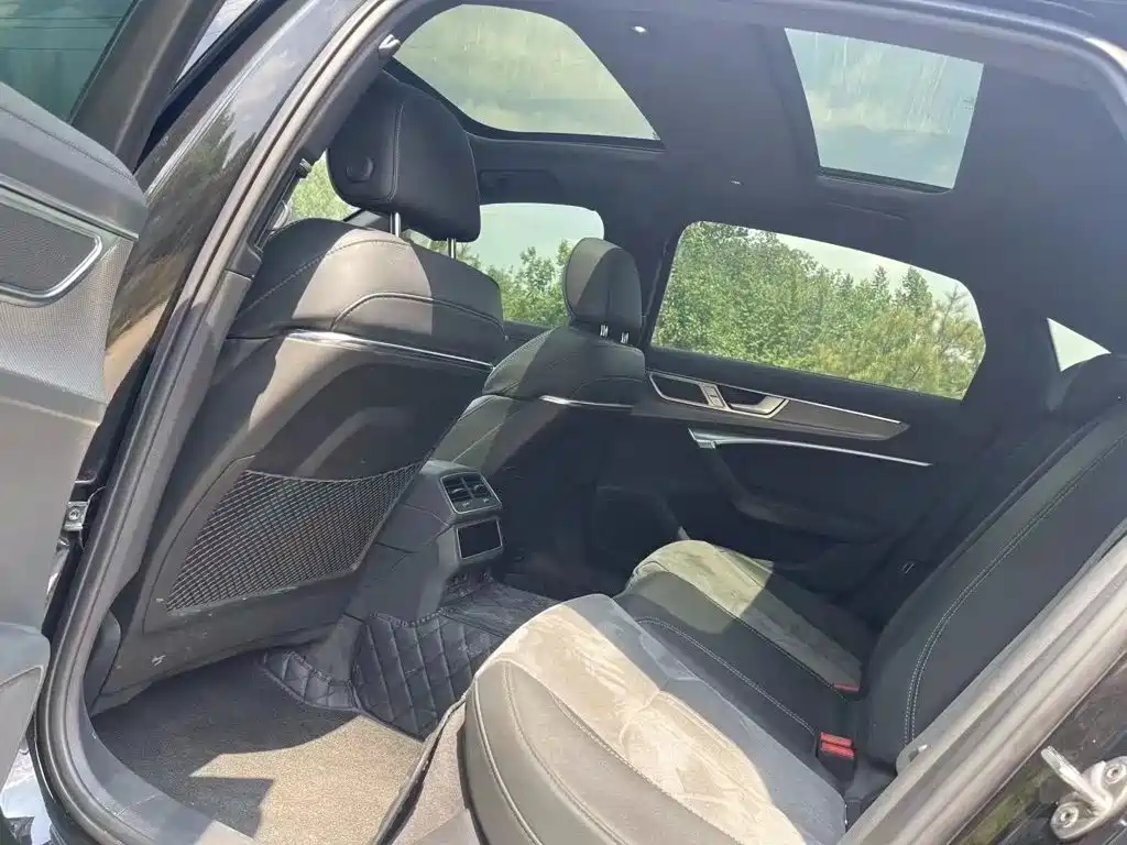 Photo 6 - Audi A6L