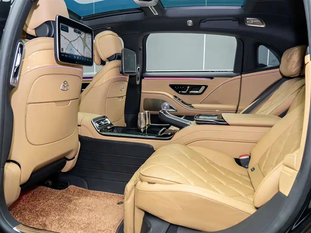 Mercedes-Benz Maybach S-Class 2022 S 680 4MATIC Virgil Abloh Limited Edition фото 15