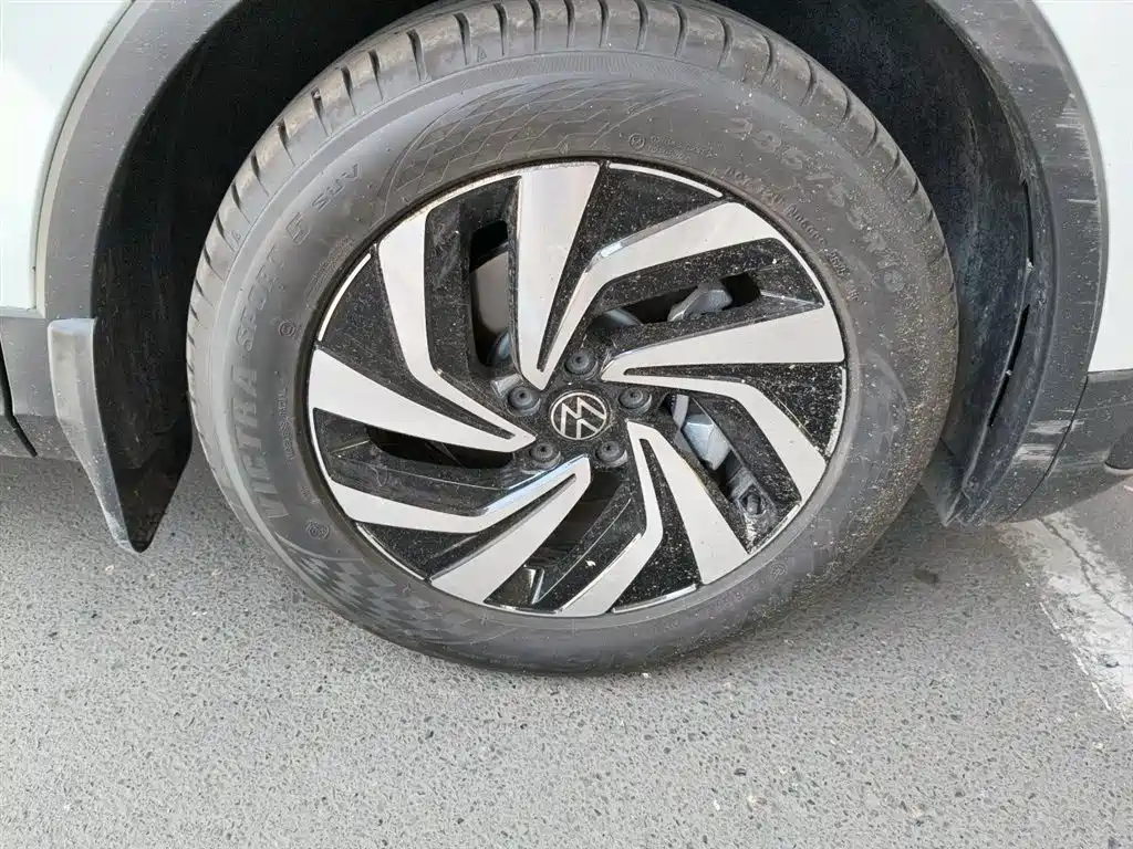 Volkswagen Tiguan L 2025 Model 300TSI Auto 2WD Dragon Edition фото 8