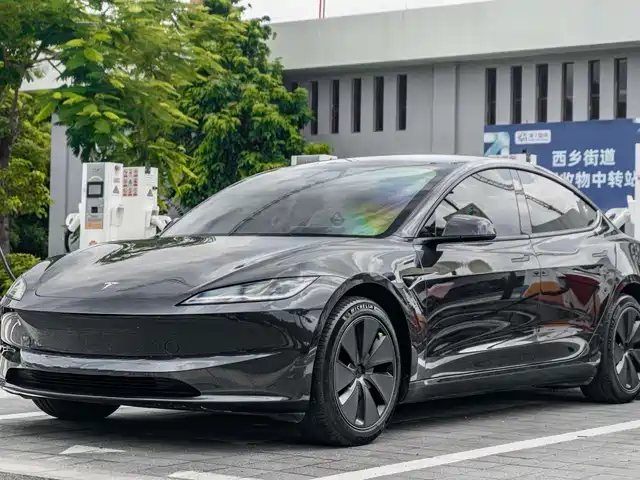 Tesla Model 3 2023