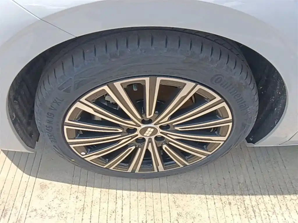 Geely Galaxy Galaxy A7 2025 EM-i фото 23