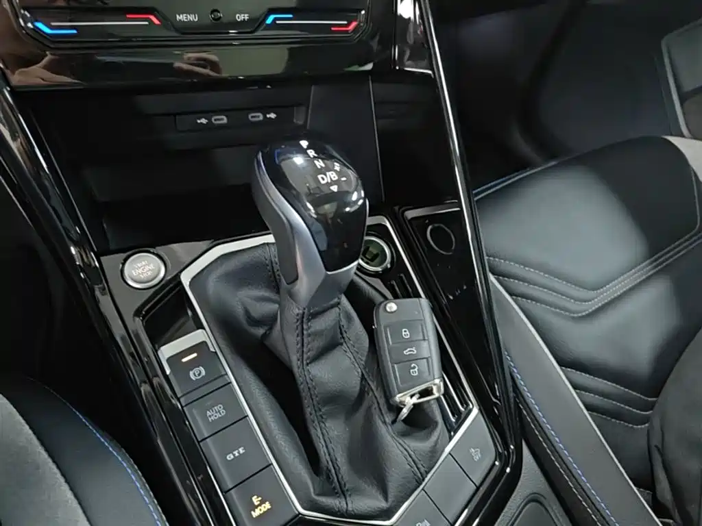Volkswagen Tayron GTE Plug-in Hybrid 2022 1.4T Luxury фото 14