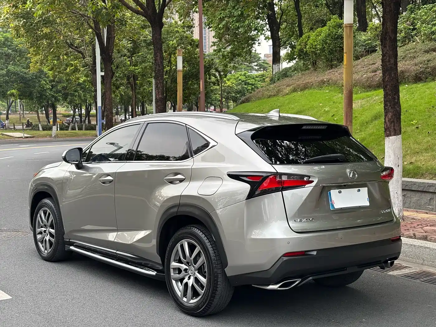 Lexus NX 2015 200t AWD F Sport фото 30