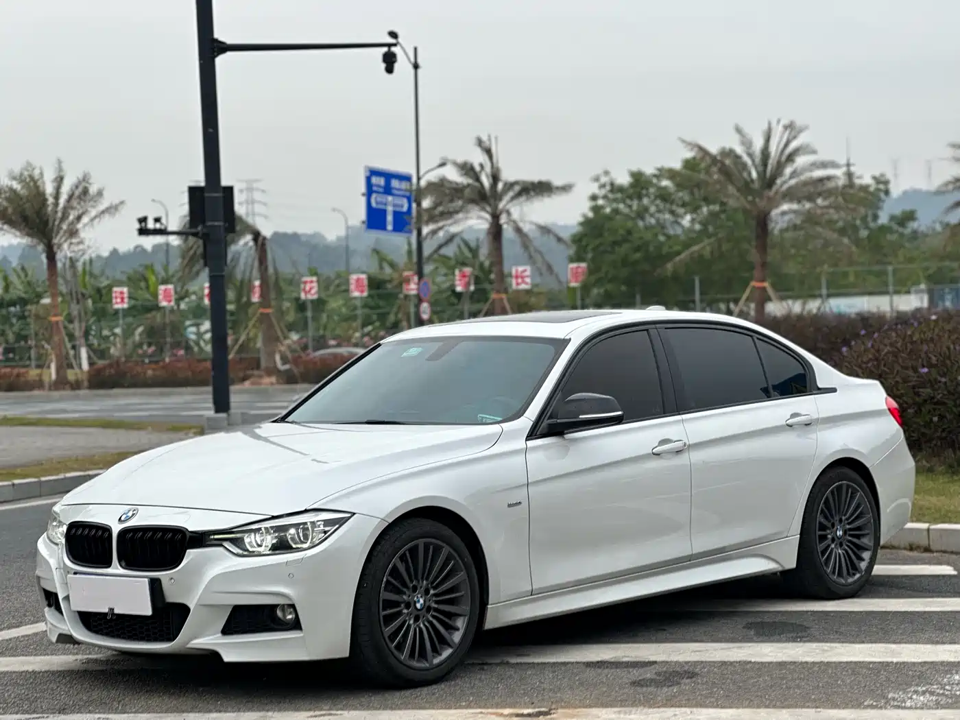 BMW 3 Series 2018 320Li Leading Luxury Package