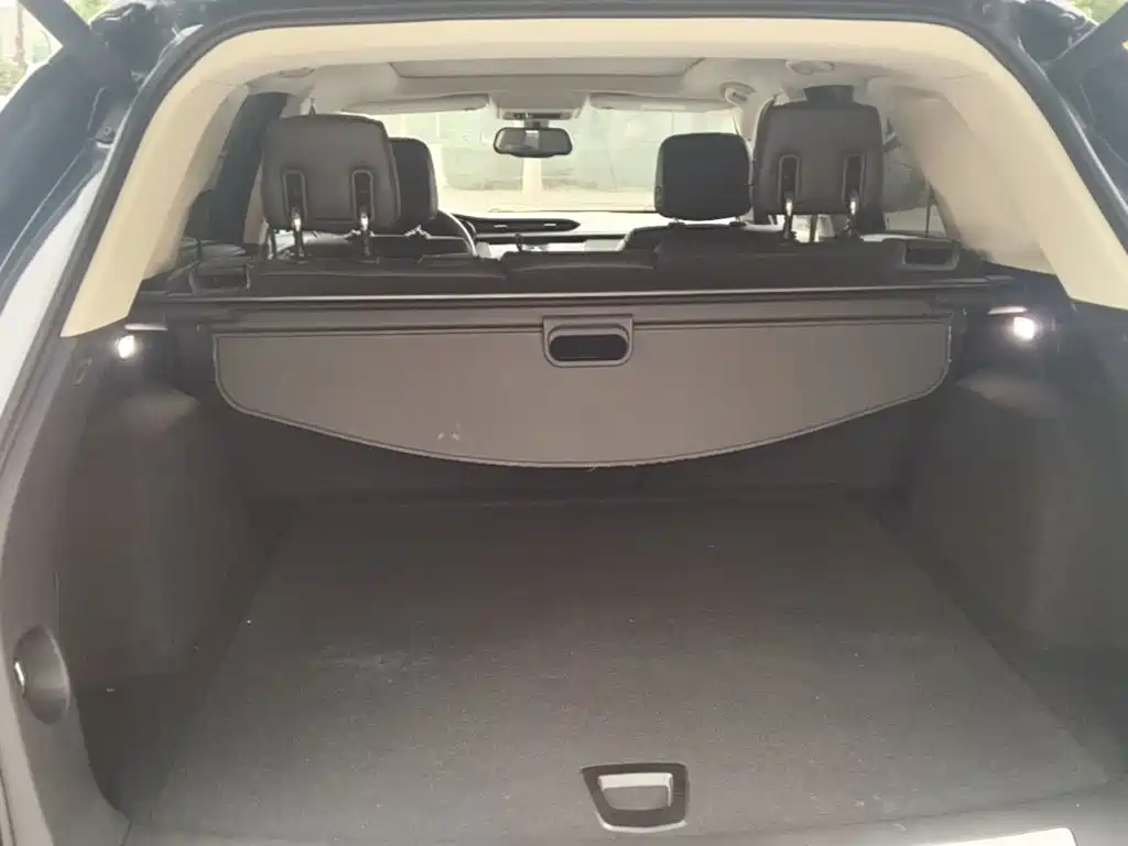 Cadillac XT5 2017 2016 25T Luxury Model