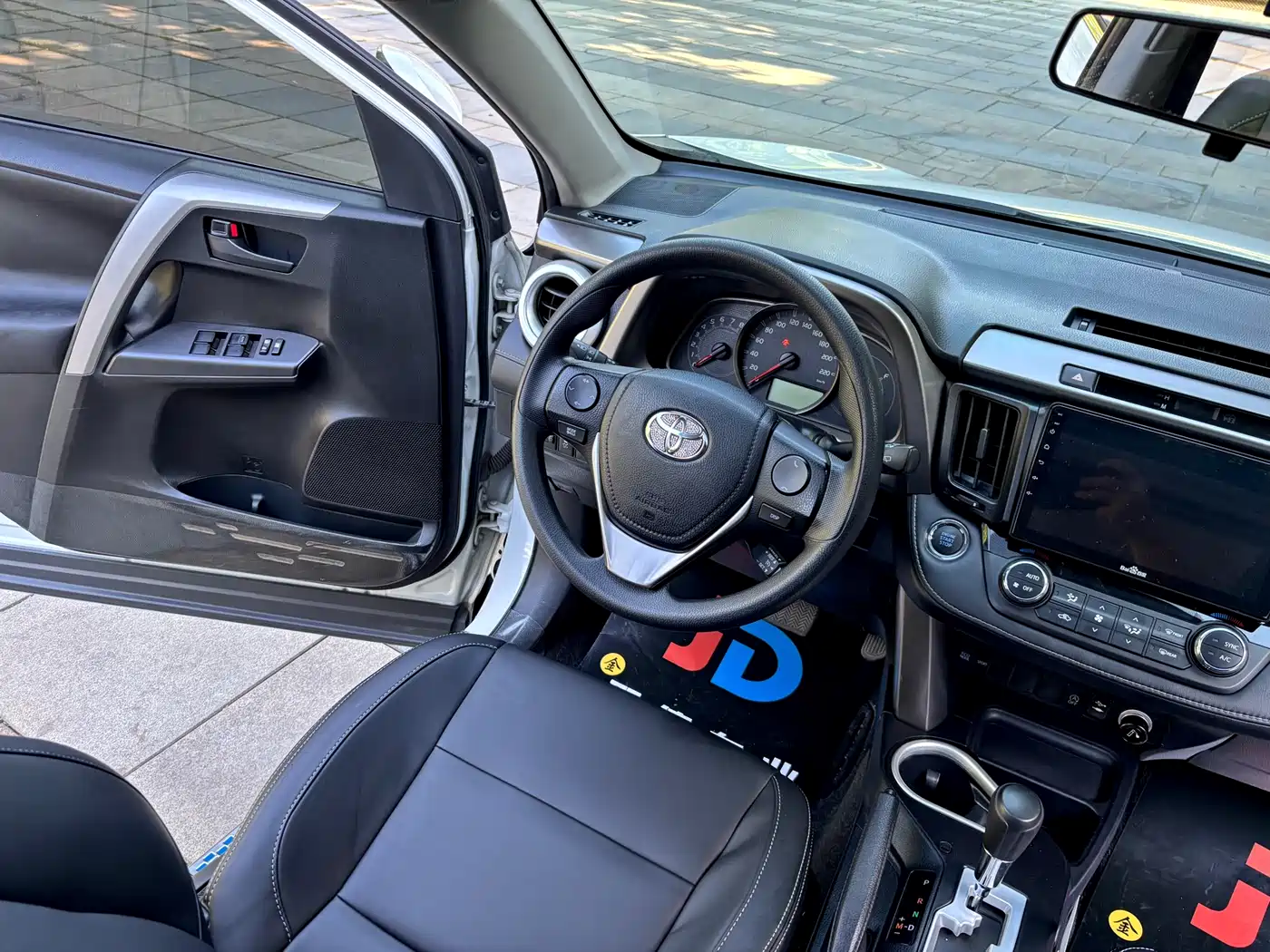 Toyota RAV4 Rongfang 2016 2.0L CVT 2WD Trend (China V) фото 22