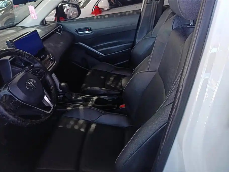 Toyota Frontlander 2024 2.0L Smart Hybrid Dual Engine Luxury Edition фото 9