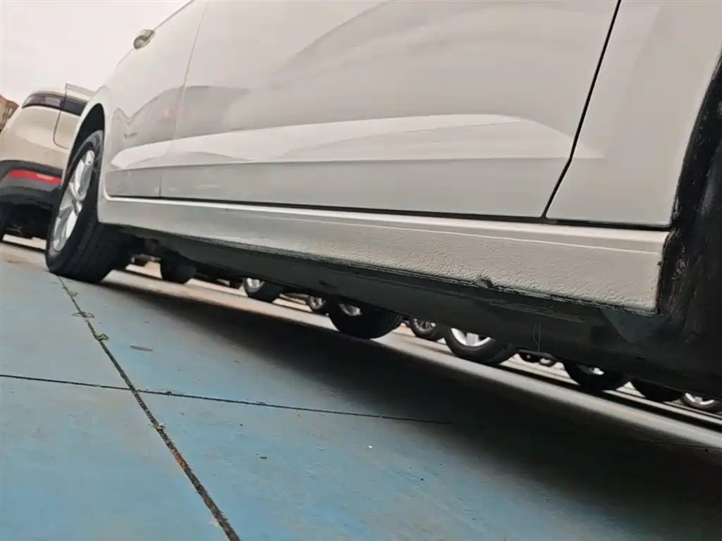 Volkswagen Polo 2019 Plus 1.5L Automatic Colorful Tech Edition фото 21