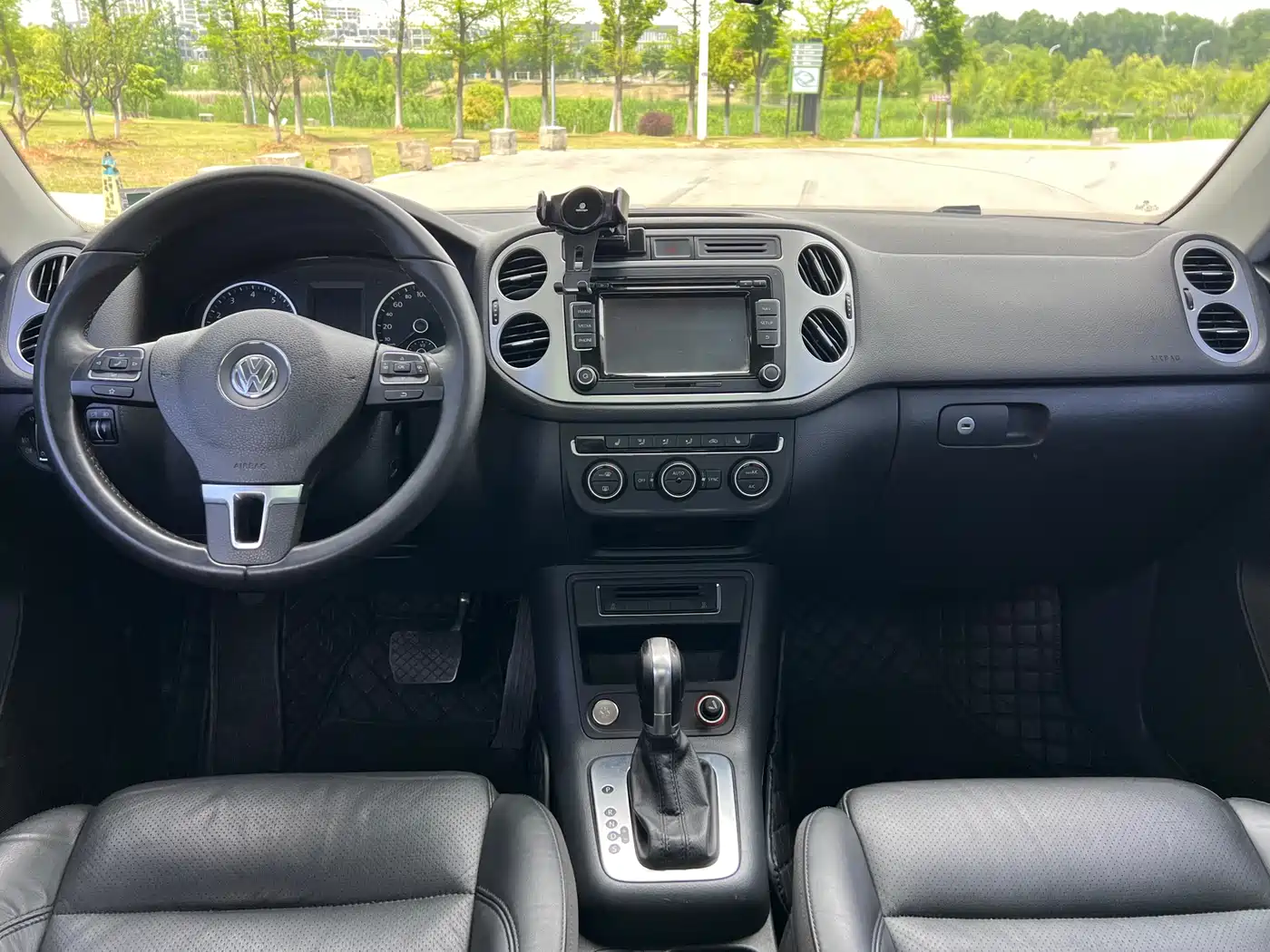 Volkswagen Tiguan 2015 1.8TSI Automatic 2WD Highline фото 11