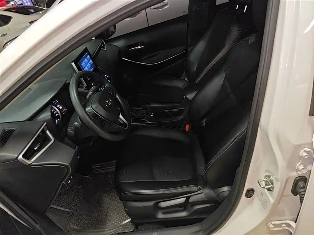 Toyota Corolla 2021 Hybrid 1.8L E-CVT Elite Edition фото 15