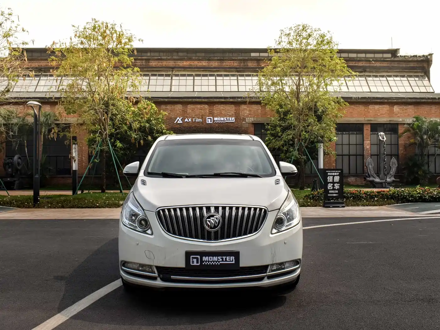 Buick GL8 2014 2.4L CT Luxury Business Comfort фото 2