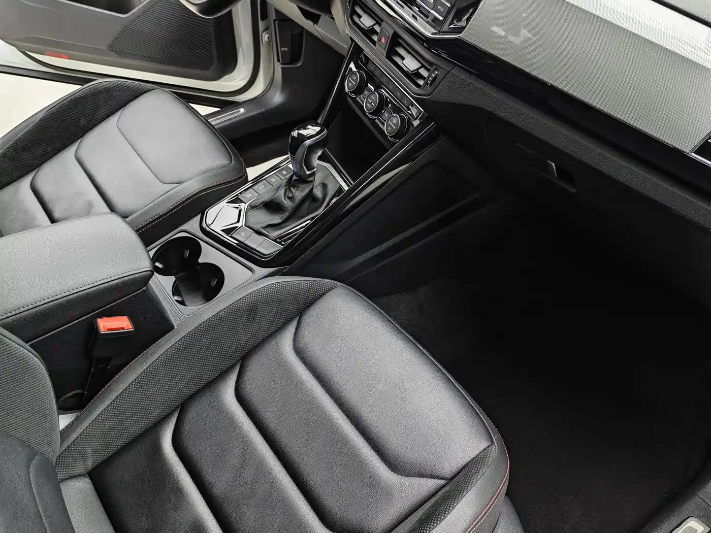 Volkswagen Tayron 2019 330TSI 2WD Luxury China VI фото 9