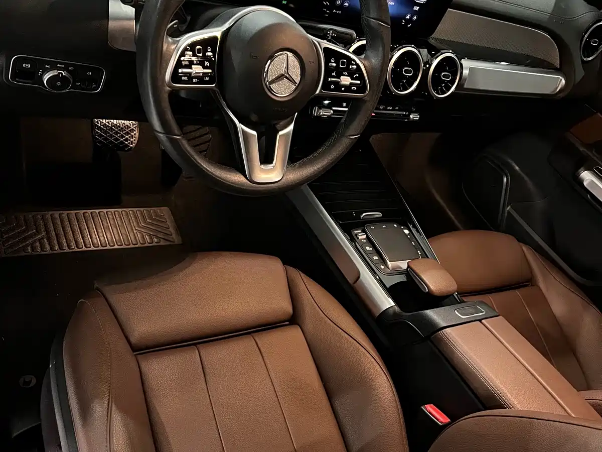 Photo 7 - Mercedes-Benz GLB