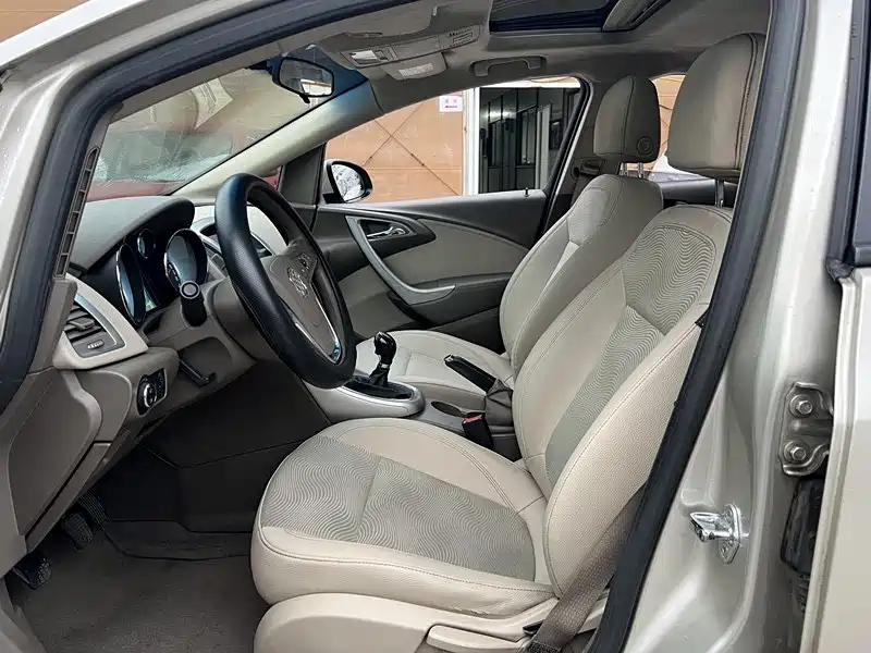 Buick Excelle 2013 Model GT 1.6L Manual Progressive фото 4
