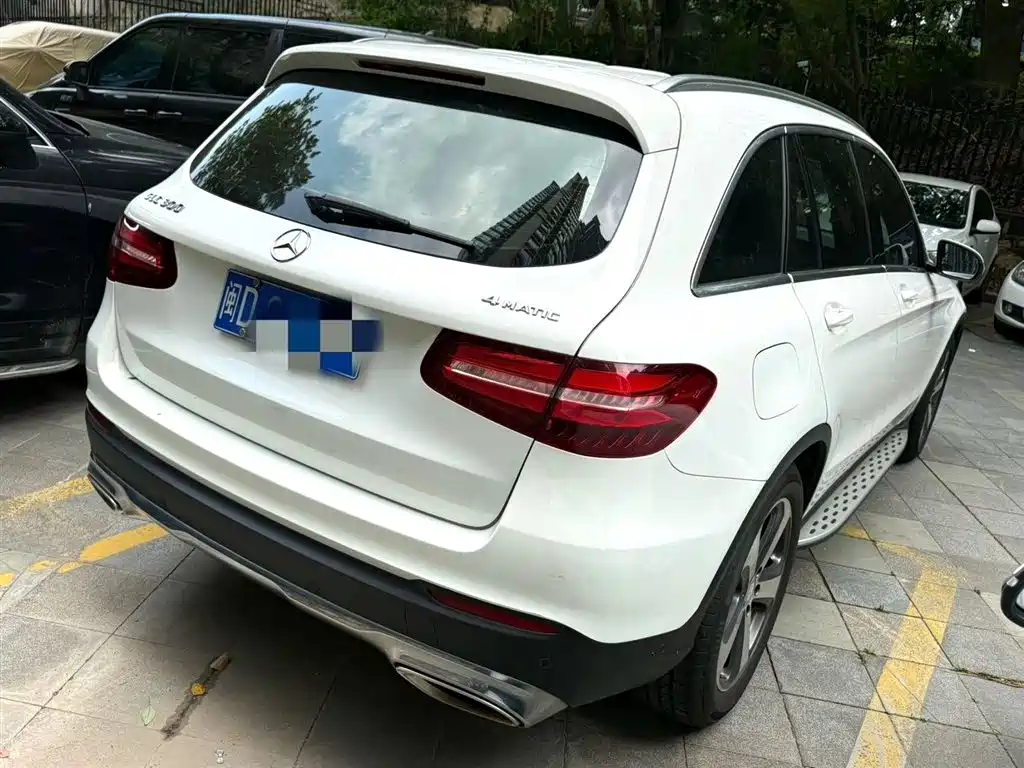 Mercedes-Benz GLC 2017 GLC 300 4MATIC Dynamic фото 6