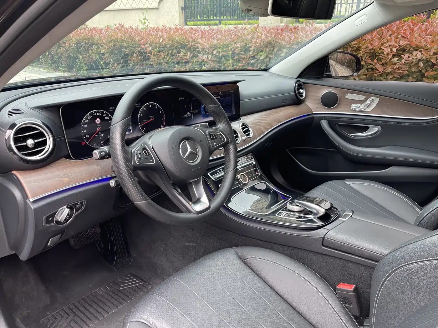 Mercedes-Benz E-Class 2016 E 300 L Fashion Type фото 18