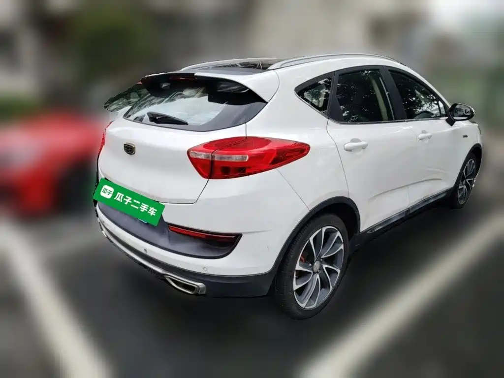 Фото 7 - Geely Emgrand GS