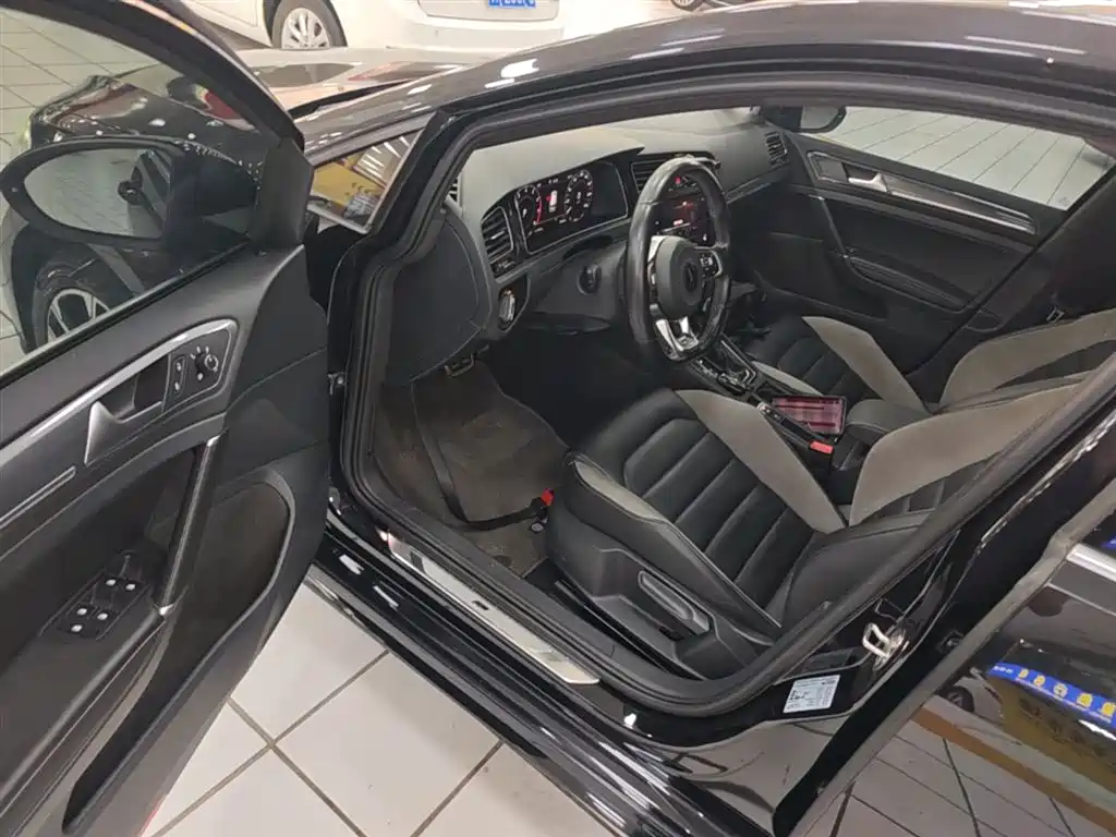 Volkswagen Golf 2020 280TSI DSG R-Line фото 16