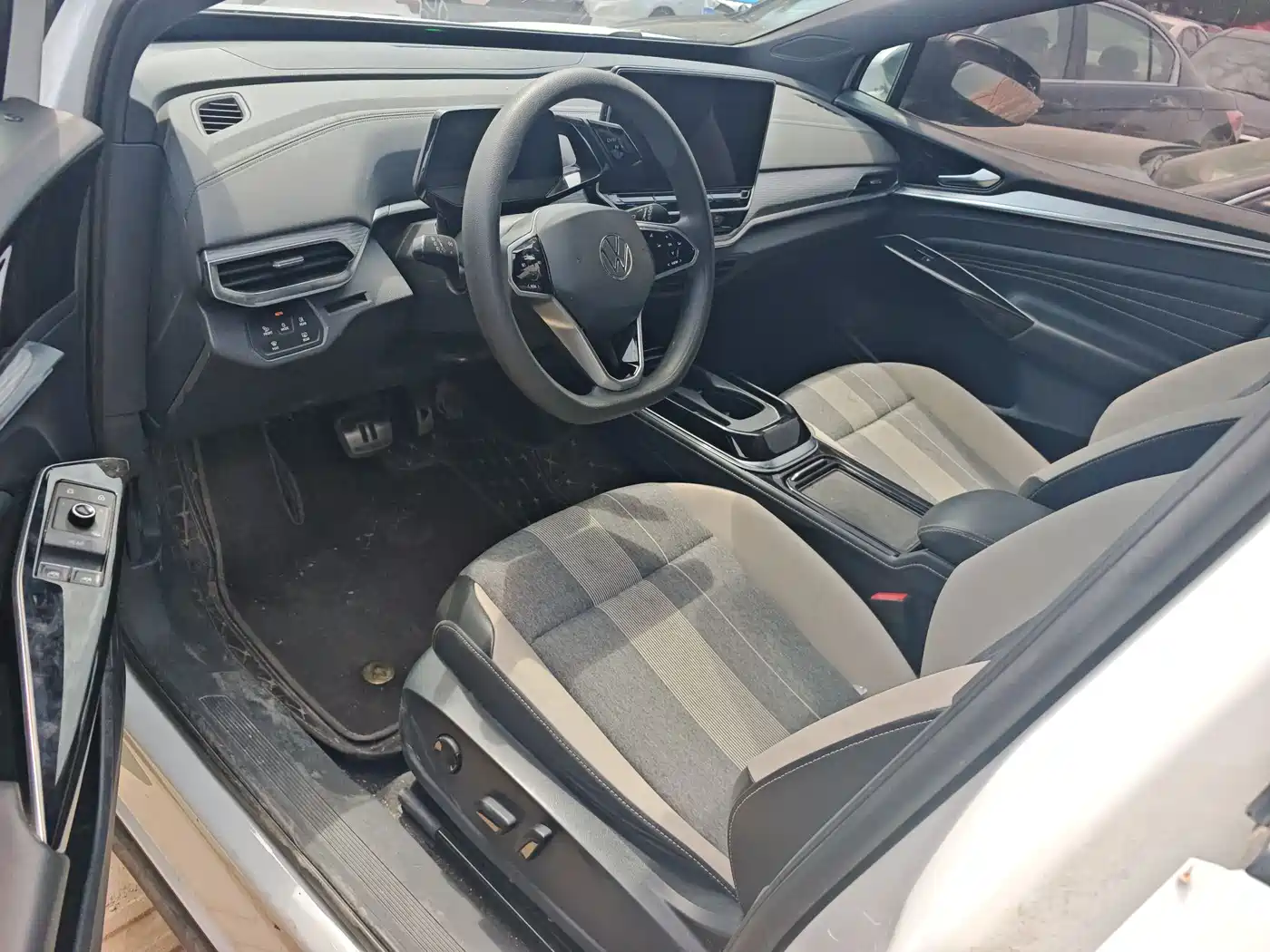 Volkswagen ID.4 CROZZ 2022 Standard Range PURE Edition фото 8