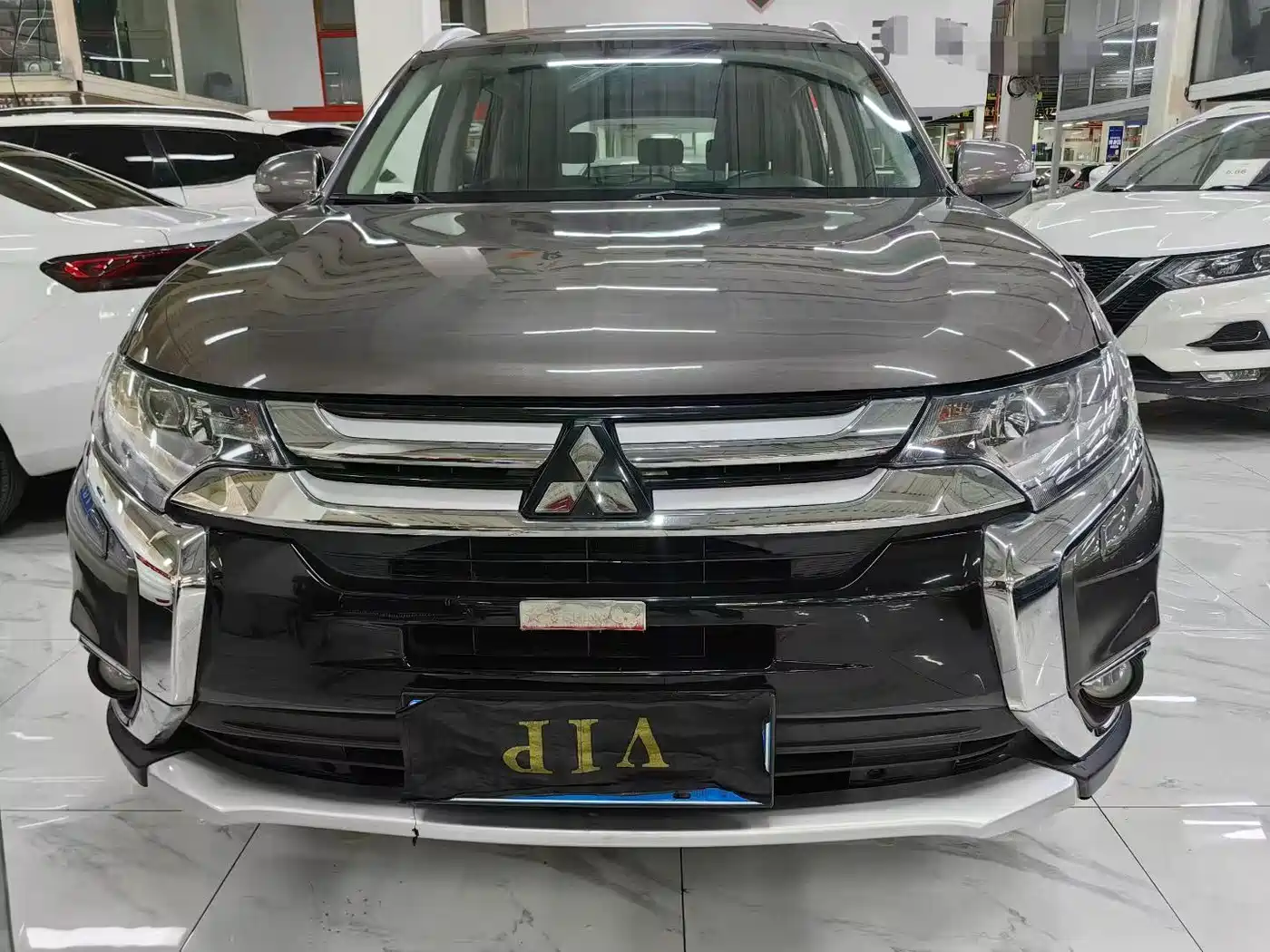Mitsubishi Outlander 2016 2.4L 4WD Luxury Edition 7-seater фото 2