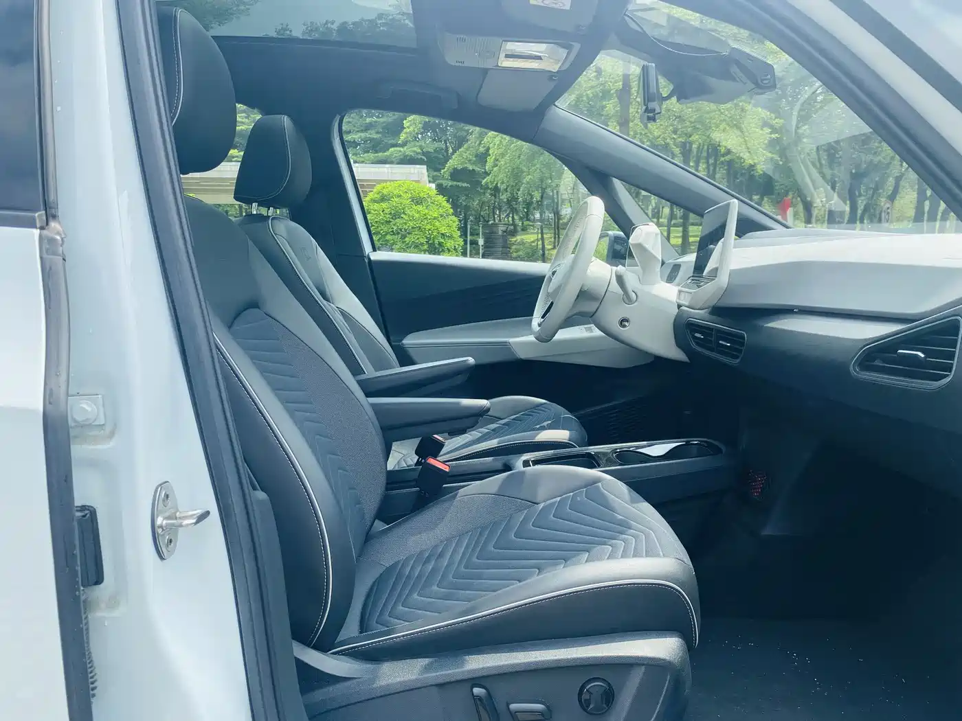 Volkswagen ID.3 2023 Pure Smart Edition фото 14