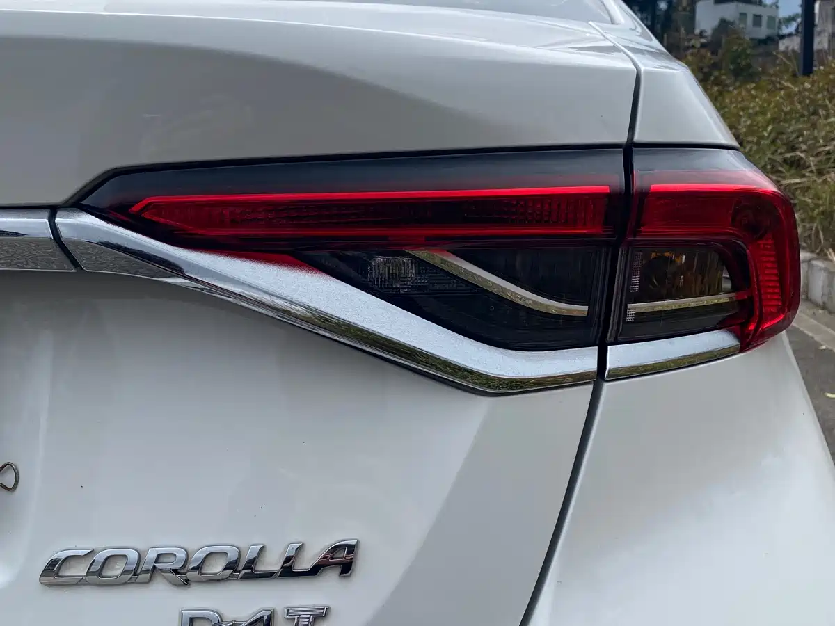Toyota Corolla 2021 1.2T S-CVT Elite PLUS Edition фото 17