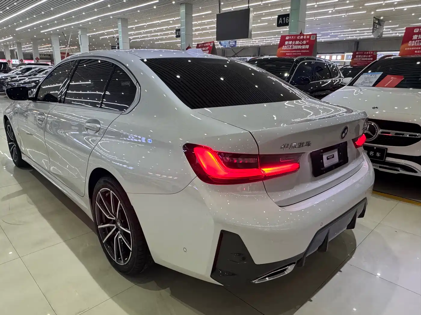 BMW 3 Series 2023 325Li M Sport Package фото 8