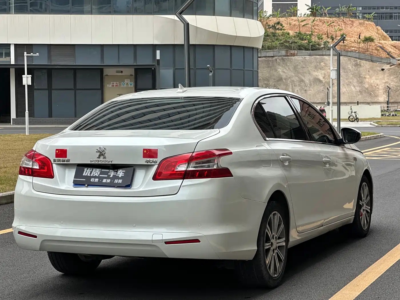 Peugeot 408 2015 Model 1.2T Automatic Luxury Edition фото 7