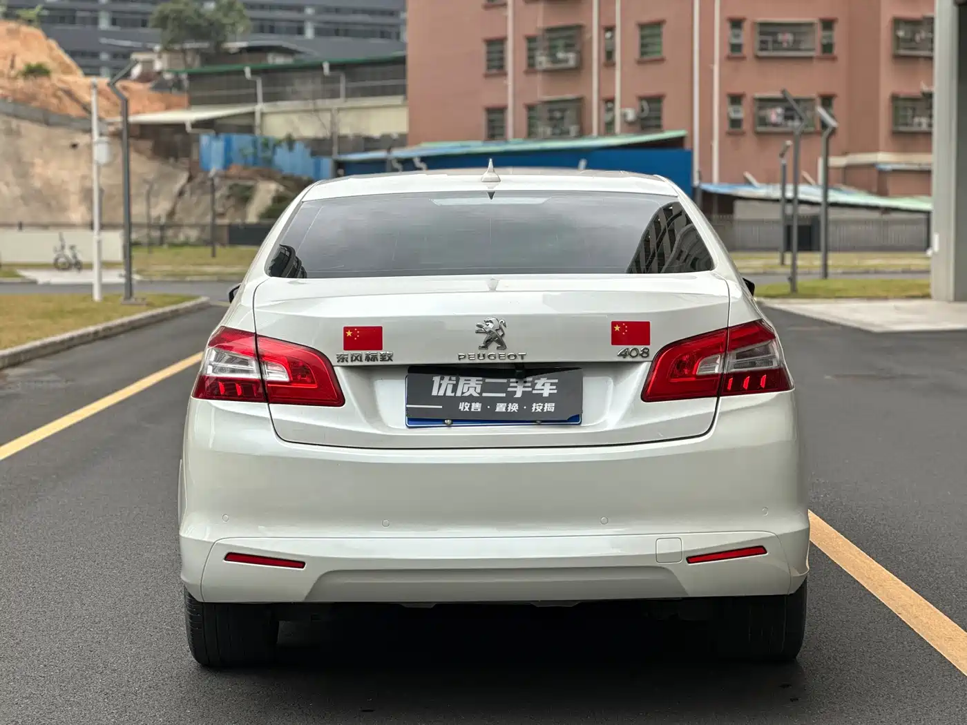 Peugeot 408 2015 Model 1.2T Automatic Luxury Edition фото 8