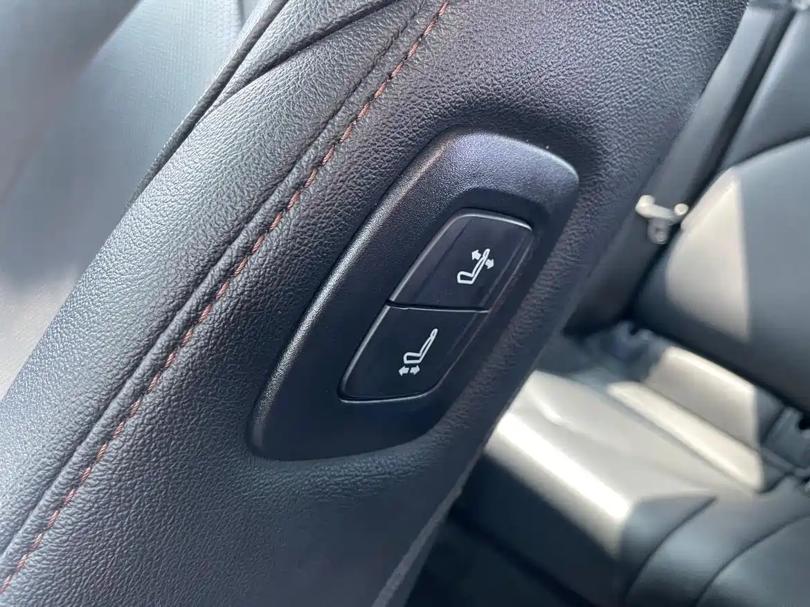 Toyota Camry 2023 2.5G Luxury Edition фото 22
