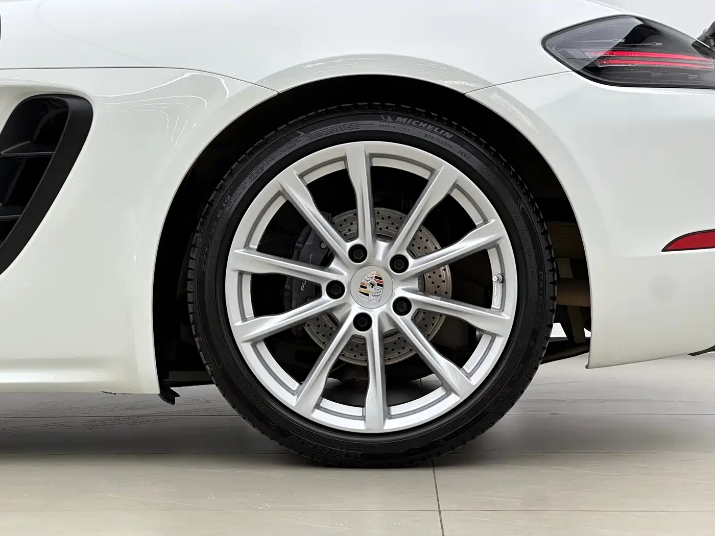 Porsche 718 2018 Cayman 2.0T фото 16
