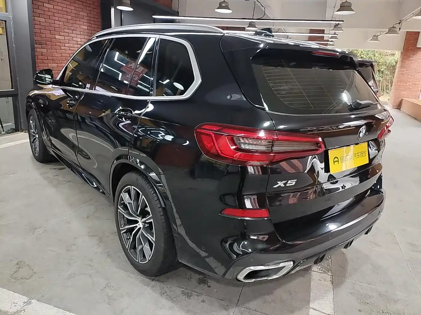 BMW X5 (Import) 2019 xDrive40i M Sport Package фото 3