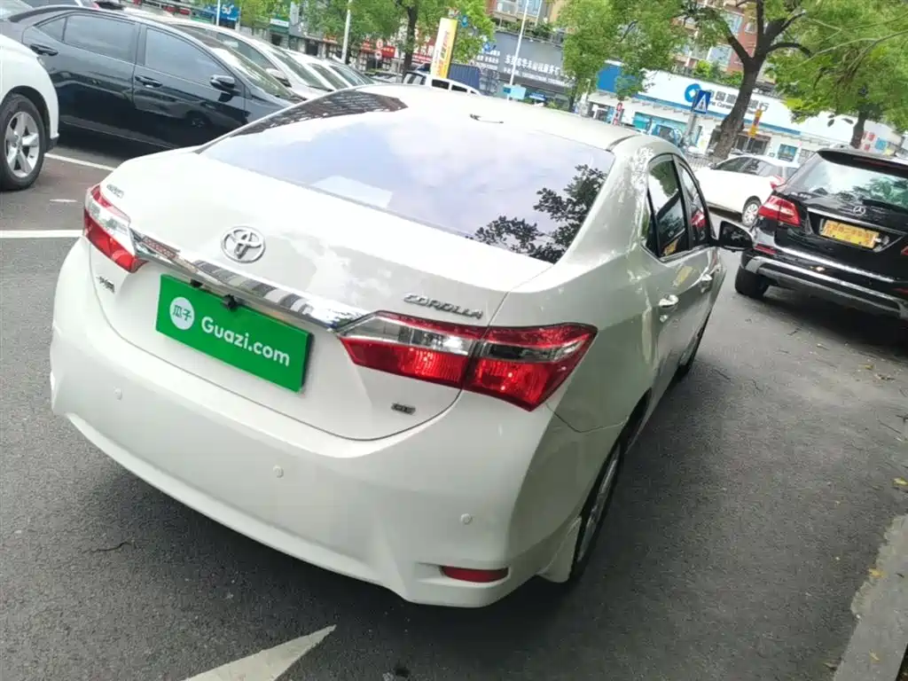 Toyota Corolla 2014 1.6L CVT GL фото 7
